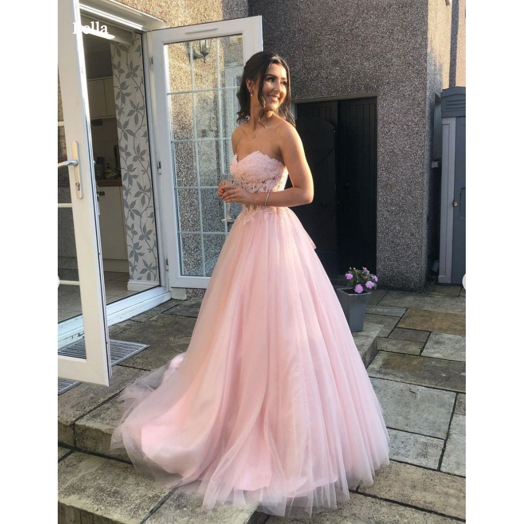 Women Formal Wear For Graduation - ベラカスタムピンクストラップレスレースプロムドレスパーティードレスチュールボールガウン付きレディースフォーマルイブニングウェア