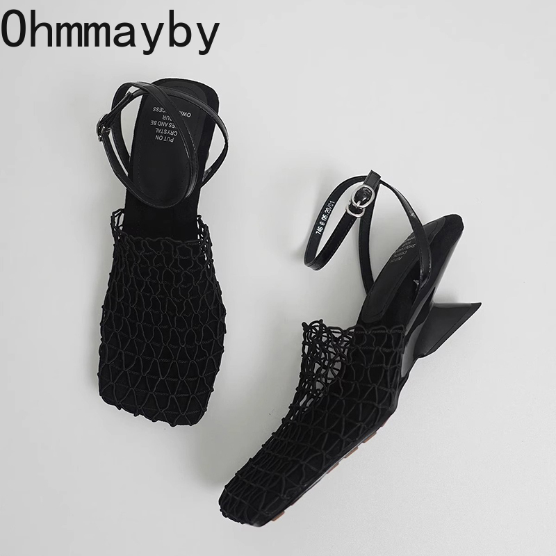 デザイナー高級中空デザインレディースサンダル、簡潔なパーティ - Women Formal Wear For Summer のレビューと価格