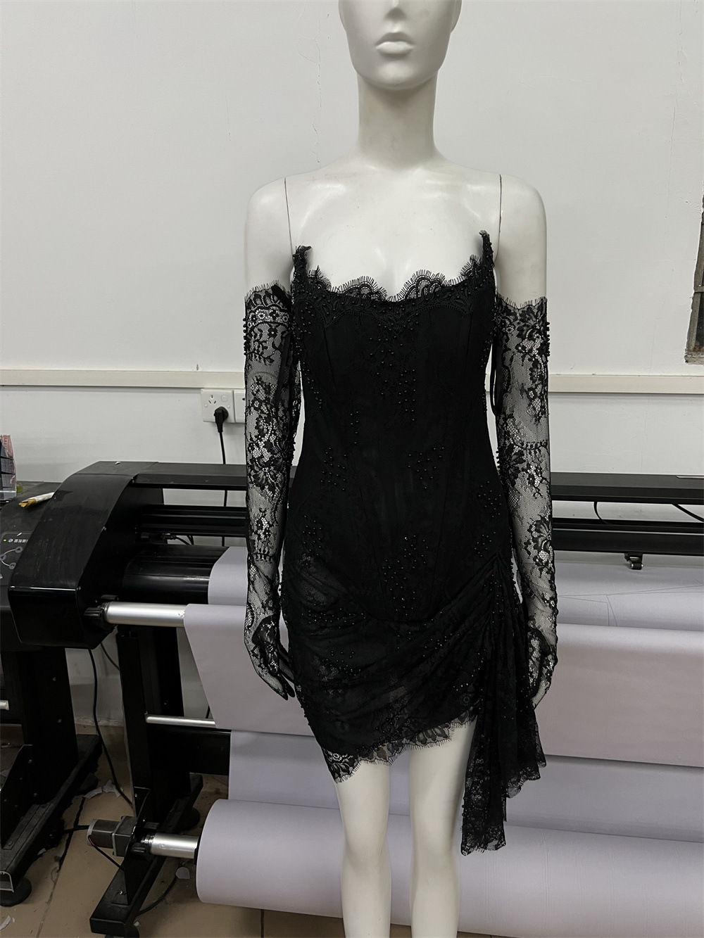 2色展開のおしゃれでスタイリッシュなチューブレースドレス、フ - Women Formal Wear H&M のレビューと価格
