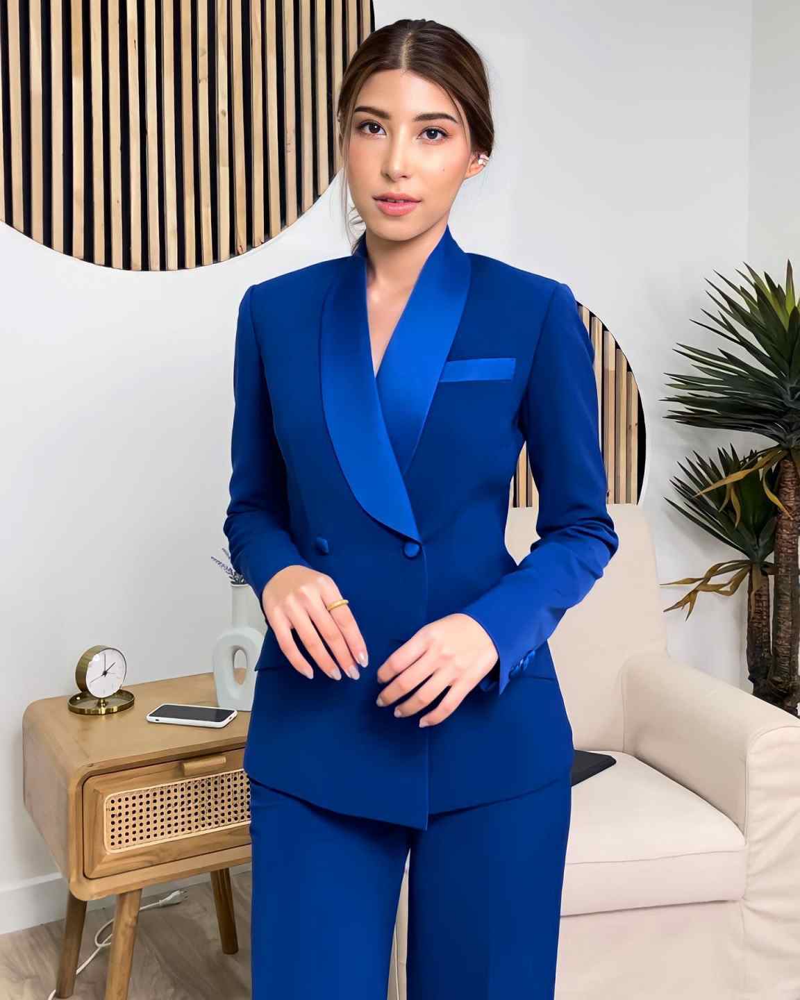 ロイヤルブルーの女性用ジャケットセット、カスタマイズされたダ - Women Formal Wear With Tie のレビューと価格